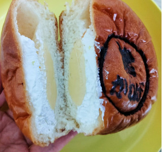 「道の駅 津かわげ オリジナルパン 津クリームパン」のクチコミ画像 by おうちーママさん