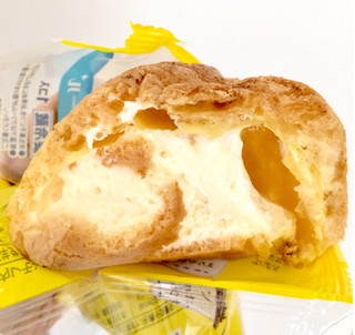 「モンテール 小さな洋菓子店 瀬戸内レモンのシュークリーム 袋1個」のクチコミ画像 by カスタード ホイップさん
