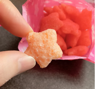 「バンダイ チョコビ いちごみるく味 箱18g」のクチコミ画像 by ぎんなんさん