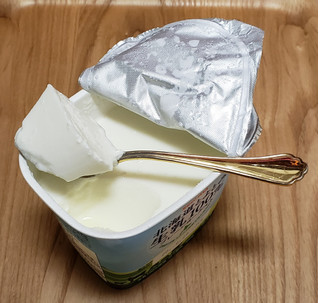 「セイコーマート Secoma 北海道とよとみ生乳100％プレーンヨーグルト カップ400g」のクチコミ画像 by みにぃ321321さん