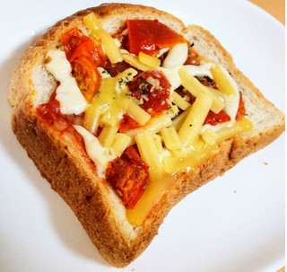 「スターバックス セミドライトマトのピザトースト」のクチコミ画像 by はるなつひさん