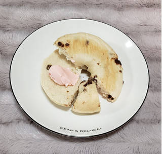 「タカナシ 濃いヨーグルトねっとろ～りやめられない罪な味 いちごみるく味 カップ60g」のクチコミ画像 by みにぃ321321さん