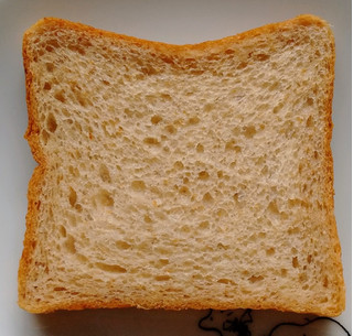 「タカキベーカリー サンドイッチ用全粒粉入りミニブレッド」のクチコミ画像 by ピーまるさん