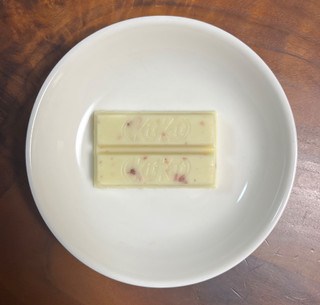 「ネスレ キットカット ストロベリーチーズケーキ味 袋10枚」のクチコミ画像 by ピンクのぷーさんさん