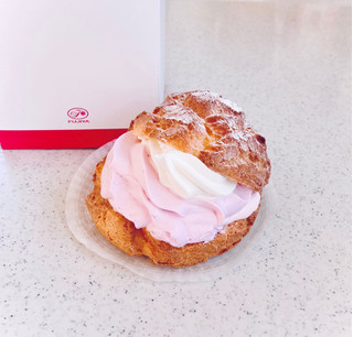 「不二家 生菓子 窯焼きダブルシュークリーム 静岡県産大島桜 袋1個」のクチコミ画像 by むぎっこさん