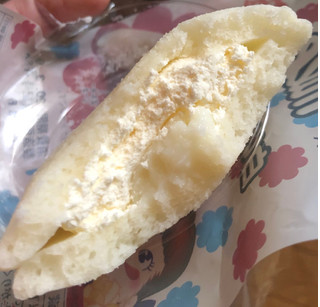 「ヤマザキ ミルキー 白いパンケーキ 袋1個」のクチコミ画像 by TOMIさん