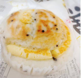 「ヤマザキ 黒ごまとチーズの蒸しパン 袋1個」のクチコミ画像 by もぐのこさん