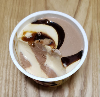 「ゴディバ カップアイス 黒蜜とミルクチョコレート カップ100ml」のクチコミ画像 by みにぃ321321さん