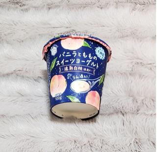 「雪印メグミルク バニラともものスイーツヨーグルト カップ100g」のクチコミ画像 by みにぃ321321さん