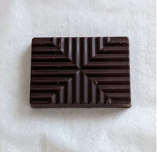 「明治 ザ・チョコレート ブラジルカカオ70％ 箱42g」のクチコミ画像 by まめぱんださん