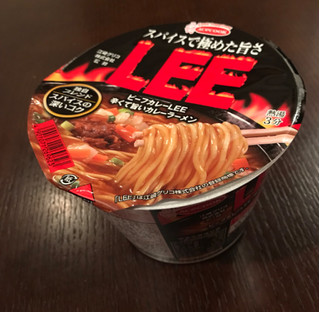 「エースコック ビーフカレーLEE 辛くて旨いカレーラーメン カップ98g」のクチコミ画像 by meisuiさん