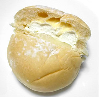「Pasco バニラホイップクリームパン 袋1個」のクチコミ画像 by つなさん