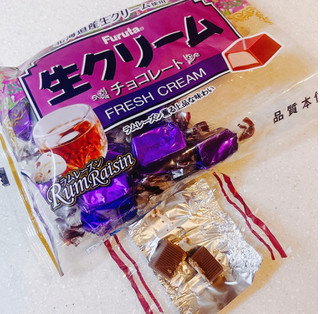 「フルタ 生クリームチョコレート ラムレーズン 袋20個」のクチコミ画像 by ビーピィさん