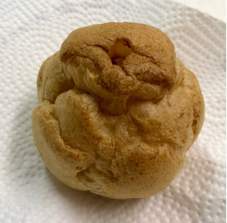 「モンテール 小さな洋菓子店 キャラメルショコラシュークリーム 袋1個」のクチコミ画像 by SANAさん