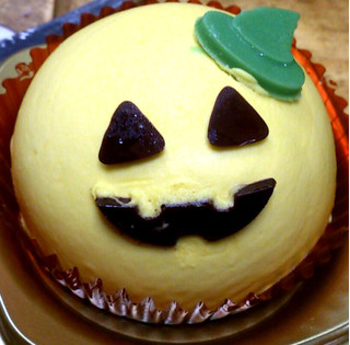 「セブン-イレブン ハロウィン かぼちゃとチョコのケーキ」のクチコミ画像 by のあ.さん