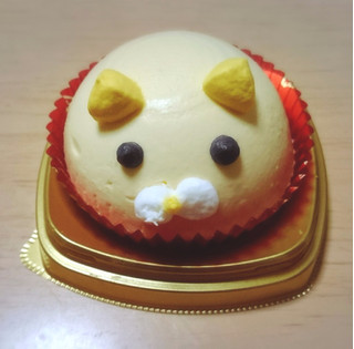 「セブン-イレブン ねこちゃん マンゴーのムースケーキ」のクチコミ画像 by 綾小路綾子さん