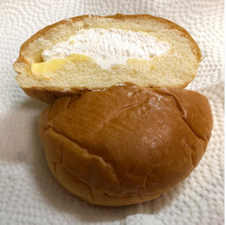 「Pasco たっぷりホイップクリームパン 期間限定パッケージ 袋1個」のクチコミ画像 by SANAさん