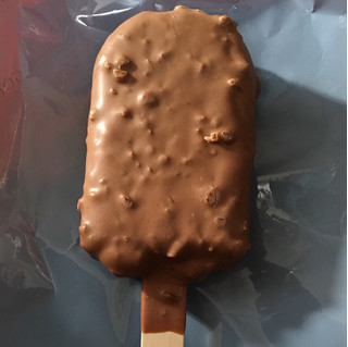 「ゴディバ チョコレートアイスバー ミルクチョコレートキャラメルアップル 箱1個」のクチコミ画像 by レビュアーさん
