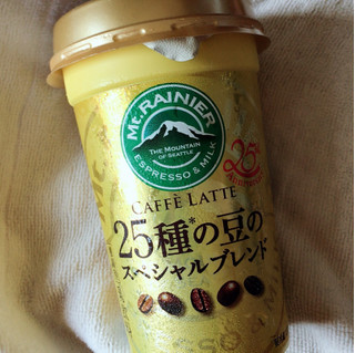 「マウントレーニア カフェラッテ 25種の豆のスペシャルブレンド カップ240ml」のクチコミ画像 by まえ子んさん