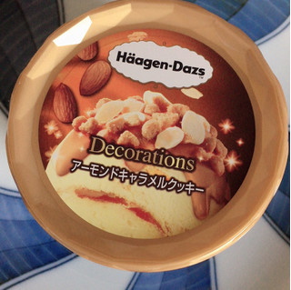 「ハーゲンダッツ デコレーションズ アーモンドキャラメルクッキー カップ88ml」のクチコミ画像 by まえ子んさん