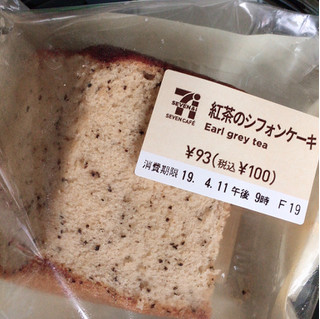 「セブン-イレブン 紅茶のシフォンケーキ」のクチコミ画像 by まえ子んさん
