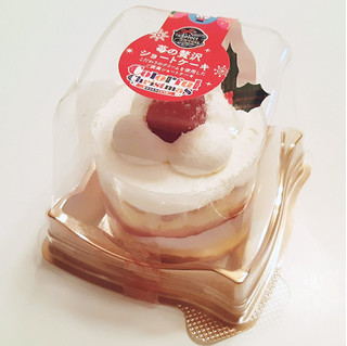 「セレクトスイーツ 苺の贅沢ショートケーキ パック1個」のクチコミ画像 by MAA しばらく不在さん