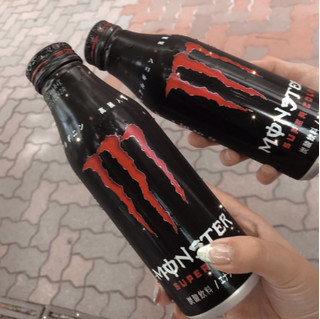 「モンスターエナジー モンスター スーパーコーラ 缶500ml」のクチコミ画像 by 惰眠を貪るさん