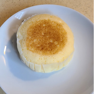 「セブン-イレブン お店で蒸した 3種の北海道チーズ蒸しケーキ」のクチコミ画像 by レビュアーさん
