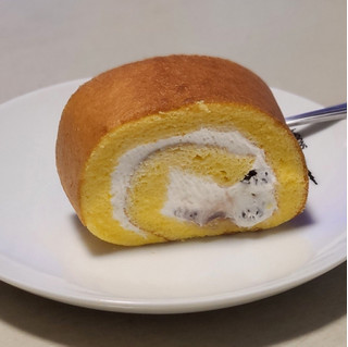 「オランジェ あんバターのロールケーキ パック4個」のクチコミ画像 by レビュアーさん