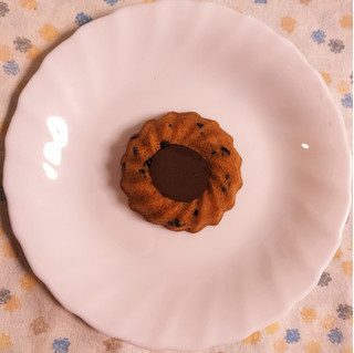 「ファミリーマート ファミマルSweets ティグレ チョコチップとチョコクリームのフィナンシェ 1個」のクチコミ画像 by ゆるりむさん
