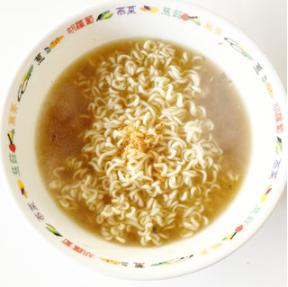 「サンヨー食品 サッポロ一番 みそラーメン 紅ずわいがにだし仕上げ 102g×5」のクチコミ画像 by コーンスナック好きさん