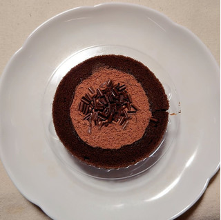 「ローソン Uchi Cafe’ プレミアムロールケーキ 濃厚ショコラ」のクチコミ画像 by glaceさん
