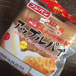 「フジパン ミックススナックサンド アップルパイ味 袋2個」のクチコミ画像 by ちょぱこさん