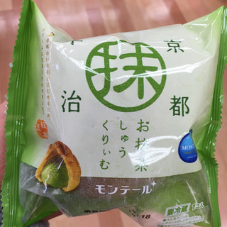「モンテール 小さな洋菓子店 お抹茶シュークリーム 袋1個」のクチコミ画像 by みるきーきーさん