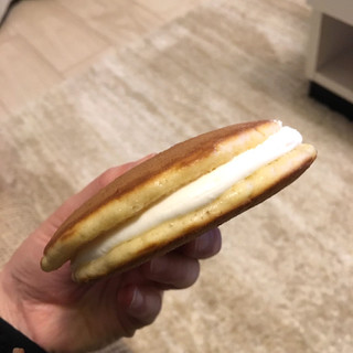「プレシア PREMIUM SWEETS WITH KIRI 濃厚チーズクリームのパンケーキ 袋1個」のクチコミ画像 by ゆちゃおちゃさん
