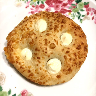 「ファミリーマート チーズ塩パン」のクチコミ画像 by fish moonさん