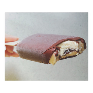 「ゴディバ チョコレートアイスバー ショコラバニラ」のクチコミ画像 by ゆにょちゃぬさん