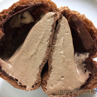「ローソン Uchi Cafe’ SWEETS チョコレートシュークリーム」のクチコミ画像 by マロンまろんさん