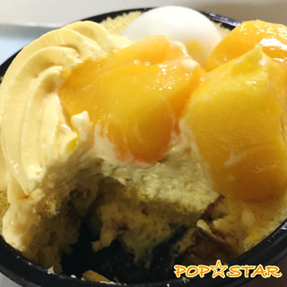 「ローソン Uchi Cafe’ SWEETS × ICE MONSTER マンゴーのロールケーキ」のクチコミ画像 by マロンまろんさん
