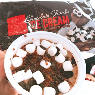 「セブン-イレブン マックス ブレナー チョコレートチャンクアイスクリーム」のクチコミ画像 by macchaさん