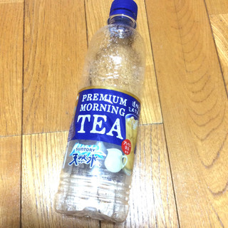 「サントリー 天然水 PREMIUM MORNING TEA ミルク ペット550ml」のクチコミ画像 by bigCさん