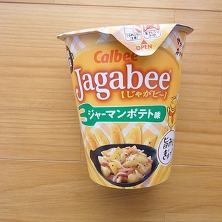 「カルビー Jagabee ジャーマンポテト味 カップ38g」のクチコミ画像 by emaさん