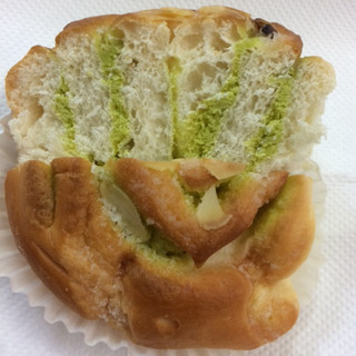 「第一パン ラ・ベットラ 3種のナッツロール 味わいピスタチオ 袋1個」のクチコミ画像 by SANAさん