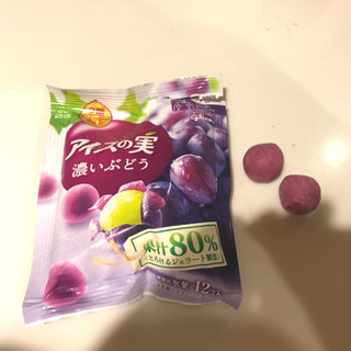 「グリコ アイスの実 ぶどう 袋84ml」のクチコミ画像 by ちぴちぴさん