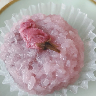 「セブン-イレブン 北海道十勝産小豆使用桜もち」のクチコミ画像 by マチルダさん