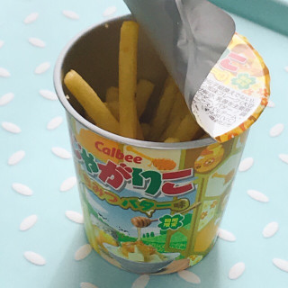 「カルビー じゃがりこ はちみつバター味 カップ52g」のクチコミ画像 by 南寄りの風さん