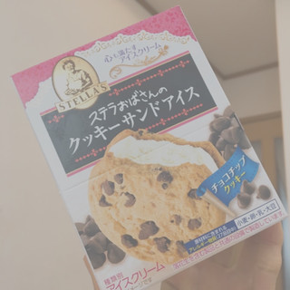 「森永製菓 ステラおばさんのクッキーサンドアイス チョコチップクッキー 箱1個」のクチコミ画像 by aiceさん