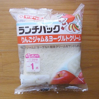 「ヤマザキ ランチパック りんごジャム＆ヨーグルトクリーム 袋2個」のクチコミ画像 by emaさん