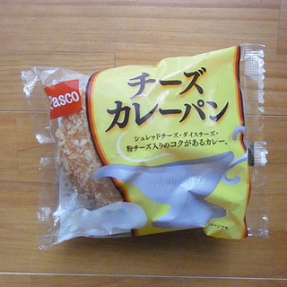 「Pasco チーズカレーパン 袋1個」のクチコミ画像 by emaさん