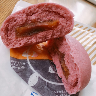 「ローソン 紫芋と安納芋の2色まん」のクチコミ画像 by いうきさん